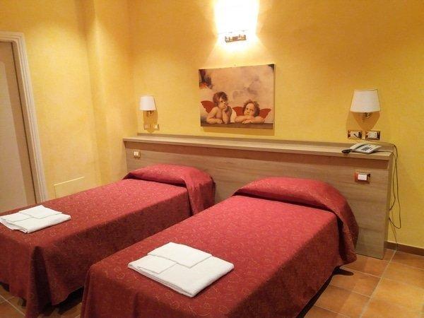 Habitación Triple Superior  Casa di Santa Francesca Romana Roma Habitación Triple Superior  Casa di Santa Francesca Romana Roma