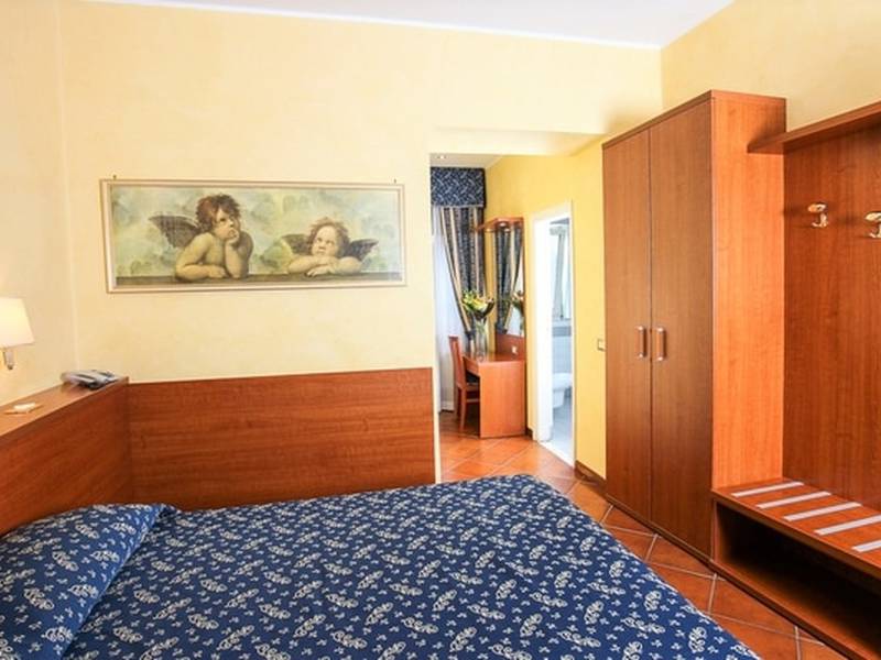 Junior Suite Double or Twin Room cloister view Casa di Santa Francesca Romana Roma Junior Suite Double or Twin Room cloister view Casa di Santa Francesca Romana Roma