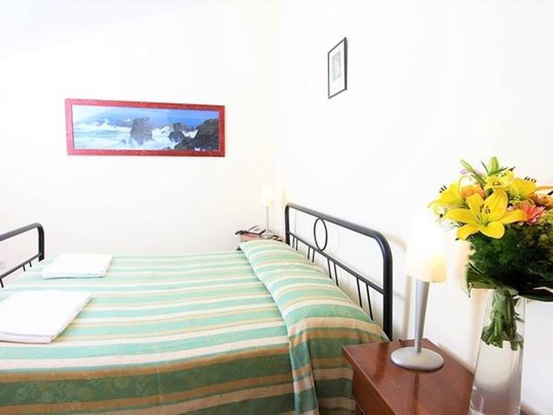 Standard Double or Twin Room Casa di Santa Francesca Romana Roma Standard Double or Twin Room Casa di Santa Francesca Romana Roma