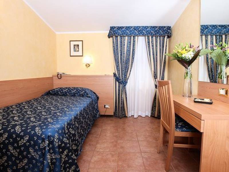 Superior Single Room Casa di Santa Francesca Romana Roma Superior Single Room Casa di Santa Francesca Romana Roma
